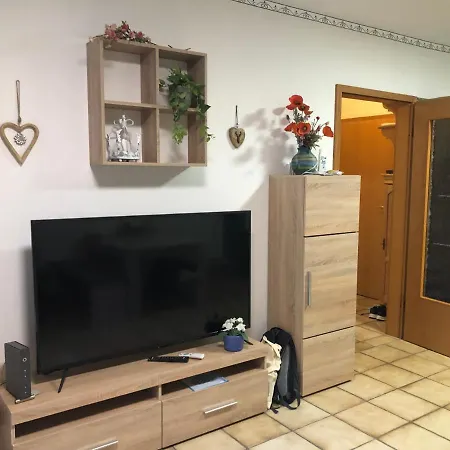 Queen De Luxe 加爾米施-帕滕基興